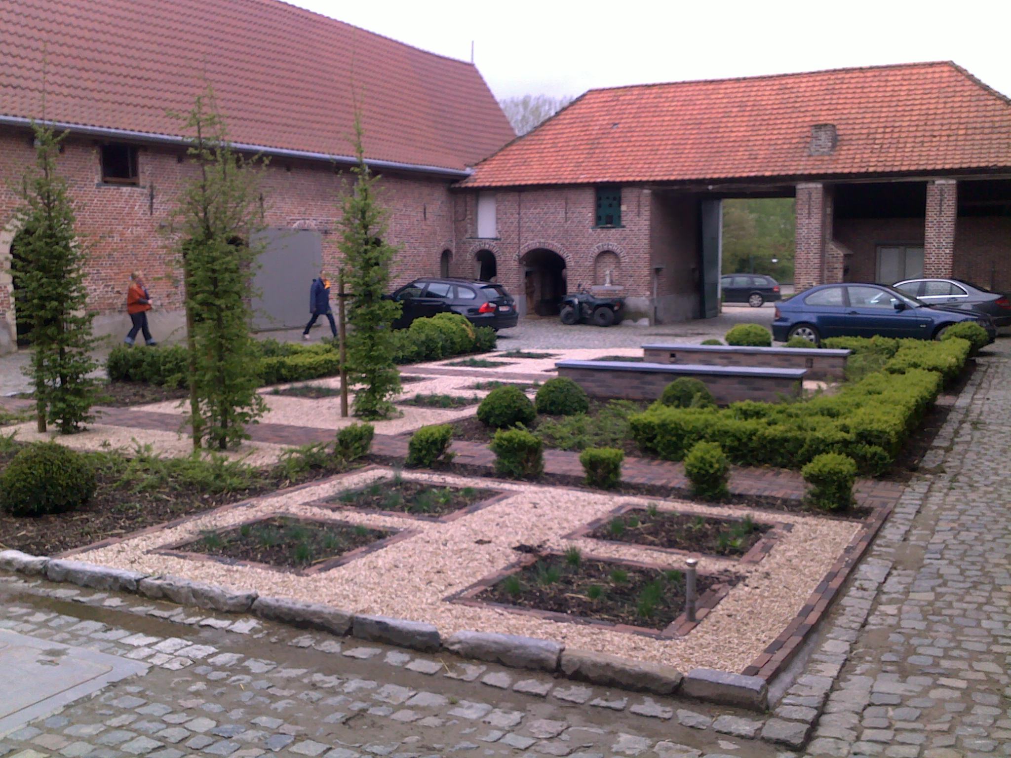 Binnenkoer in vierkantshoeve binnenkoer van een vierkantshoeve
