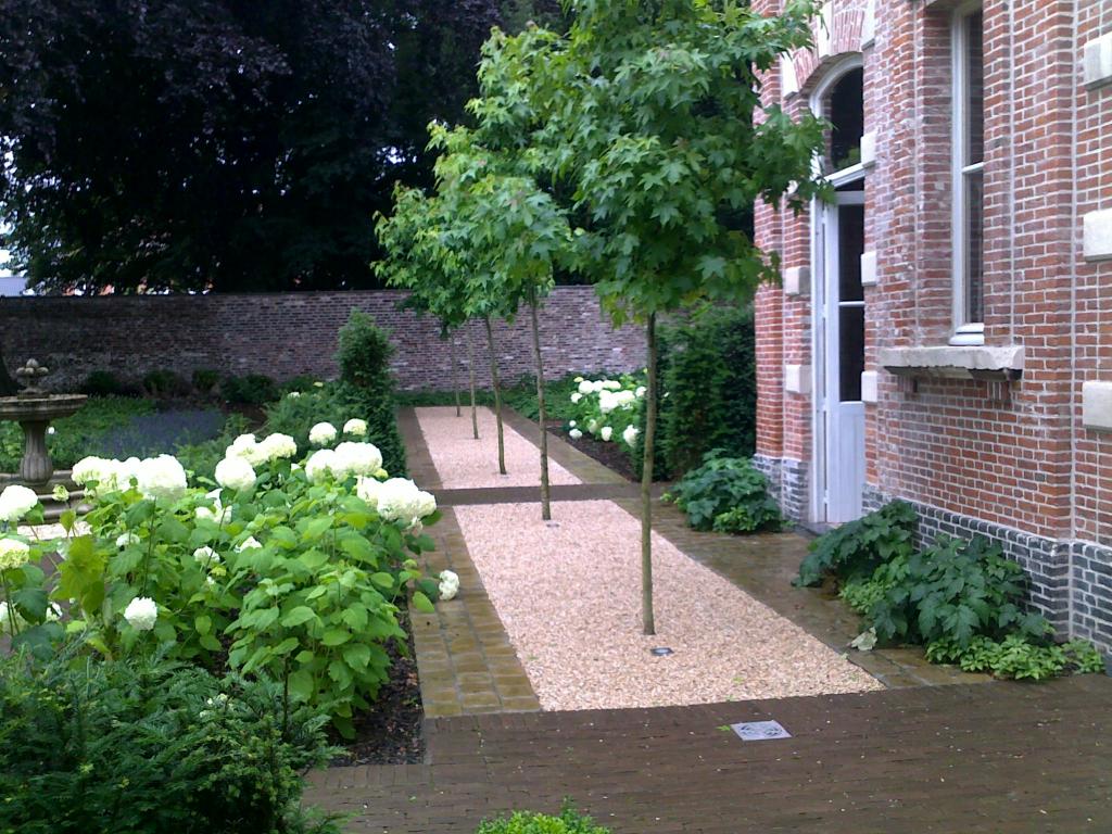 <a href="/node/73">Stadstuin met klassieke vormgeving te Eeklo</a>