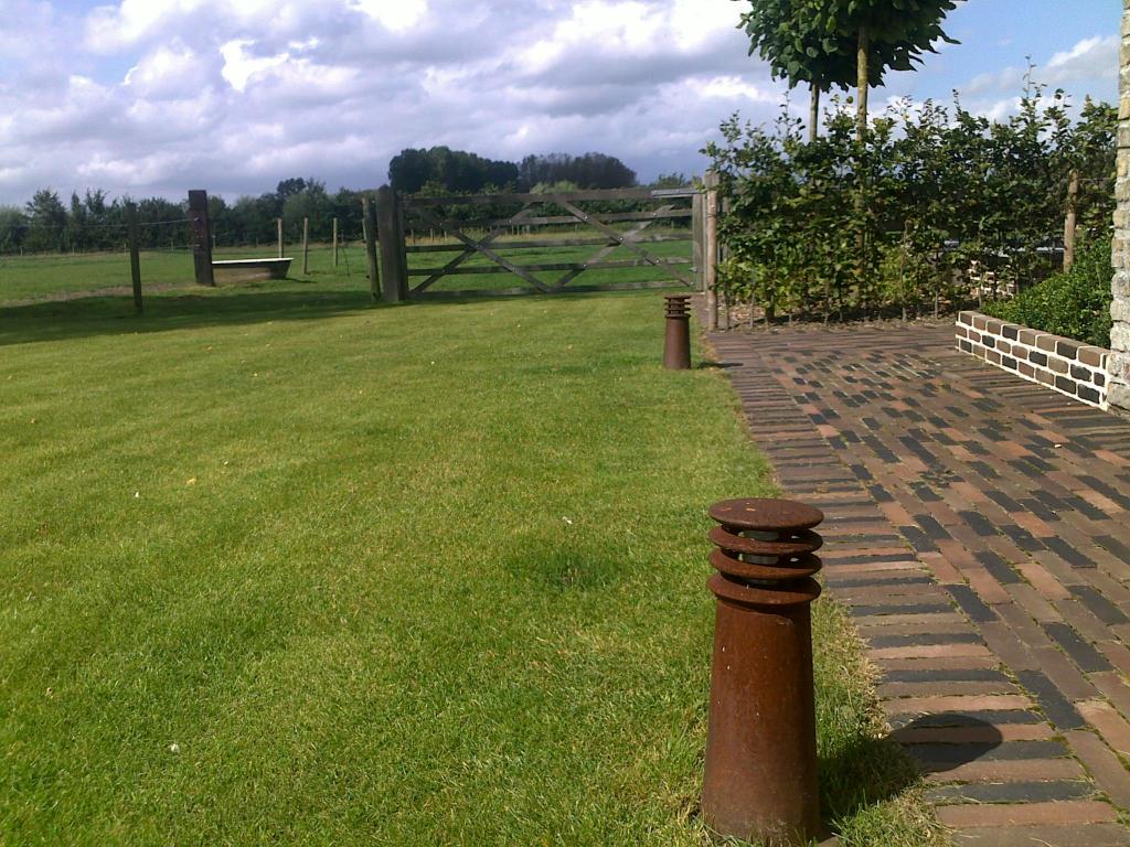 <a href="/node/369">detail verlichting langs het pad</a>