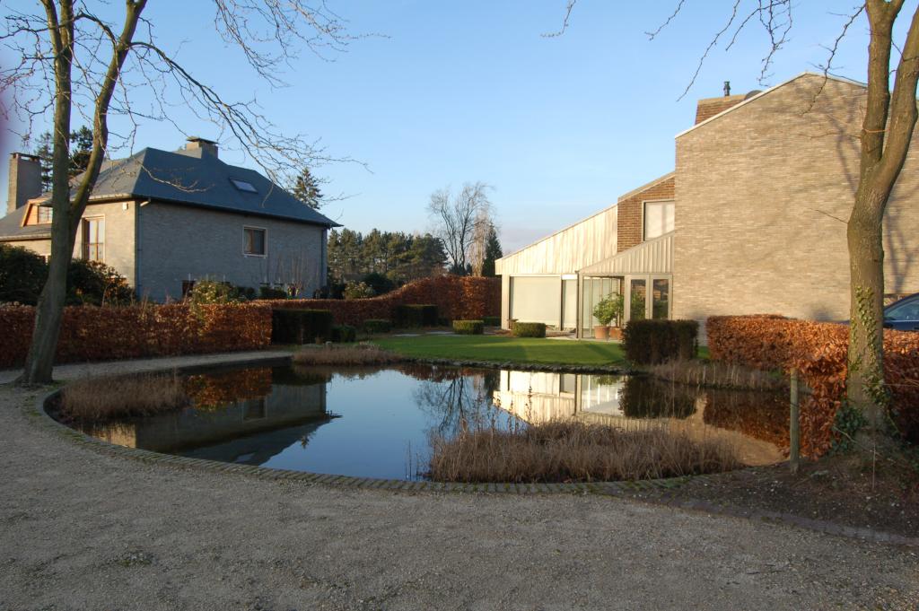 <a href="/node/259">Voortuin met spiegelvijver</a>