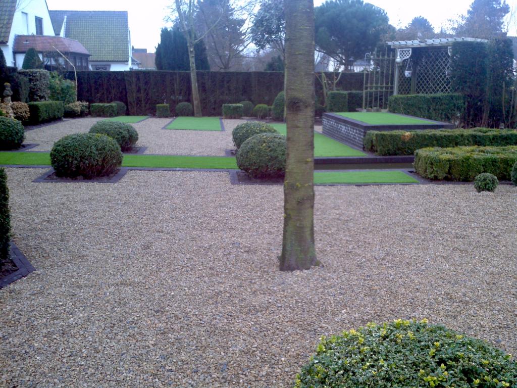 <a href="/node/54">Kunstgras en grint in honinggraat te Knokke</a>