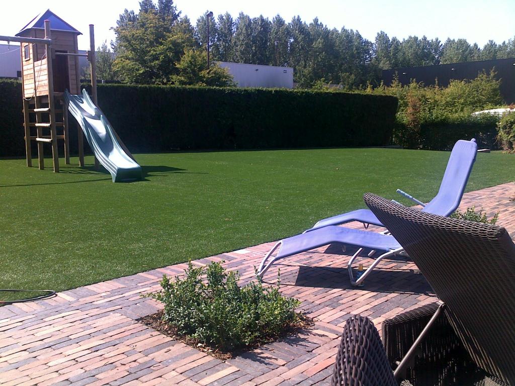 <a href="/node/141">Kunstgras te Ternat</a>