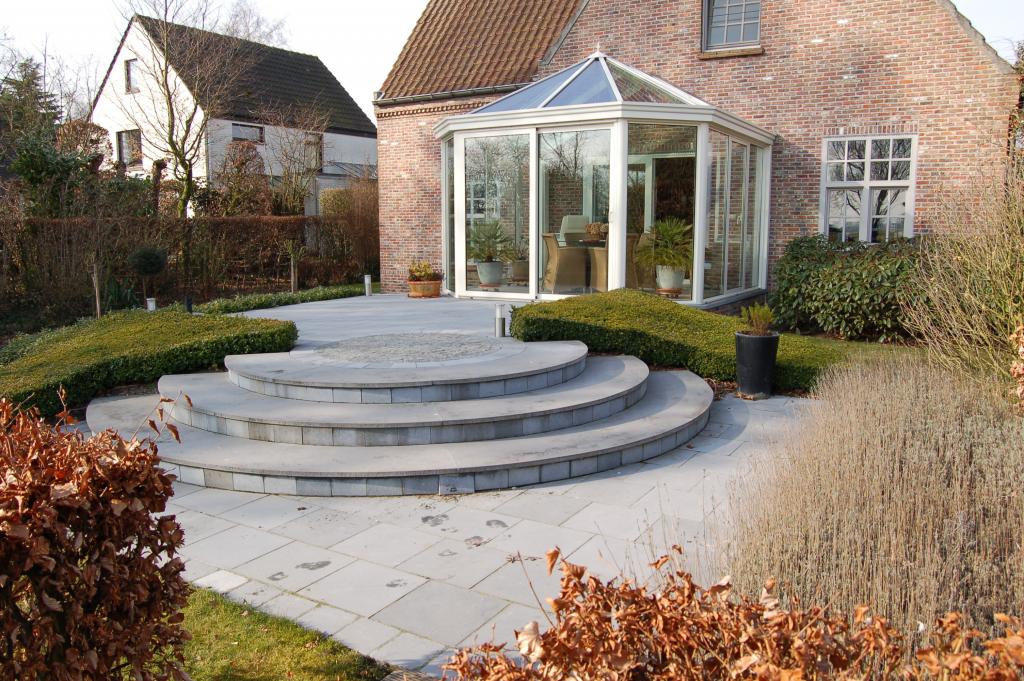 <a href="/node/272">trap in blauwsteen in maatwerk</a>