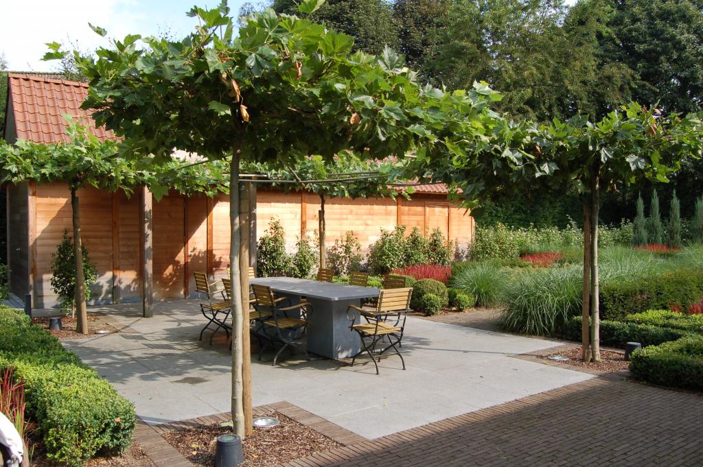 <a href="/node/299">Schaduwterras onder de bomen</a>